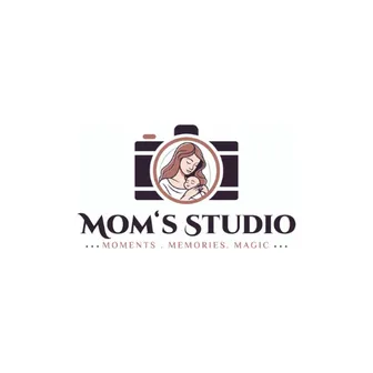 Mom's Studio logo